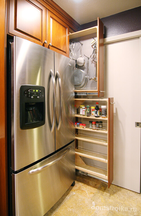 Системы карго включают себя не только бутылочницы, но и удобные модули для хранения кухонной посуды