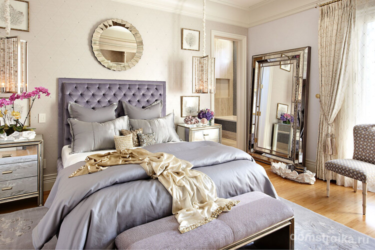 Спальный гарнитур в спальне, оформленной в стиле современная классика