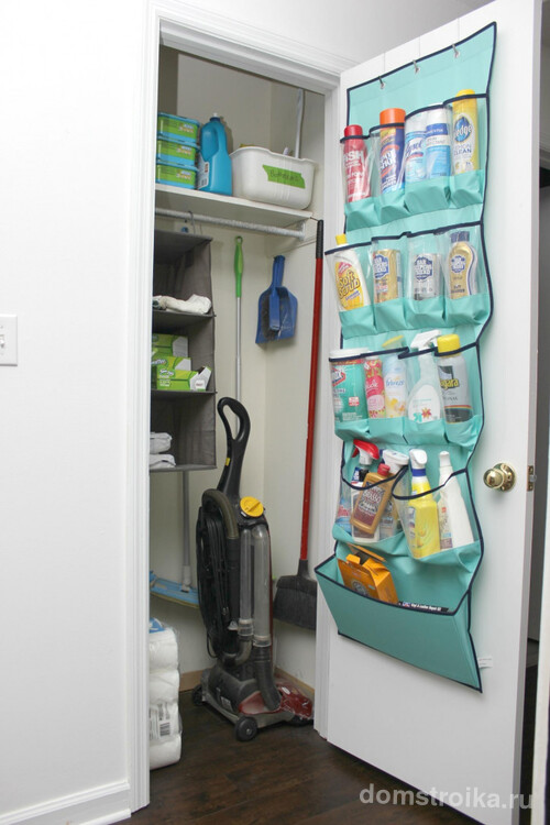 Компактное хранение (75+ идей): выбираем функциональный шкаф для пылесоса и гладильной доски