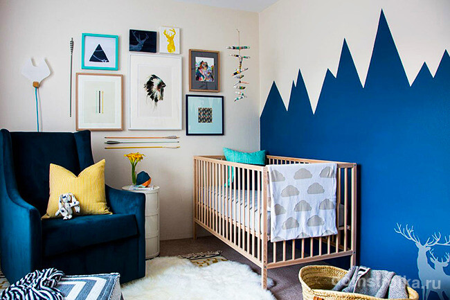 Синий - классическое и практически беспроигрышное решения для мальчишеской детской комнаты