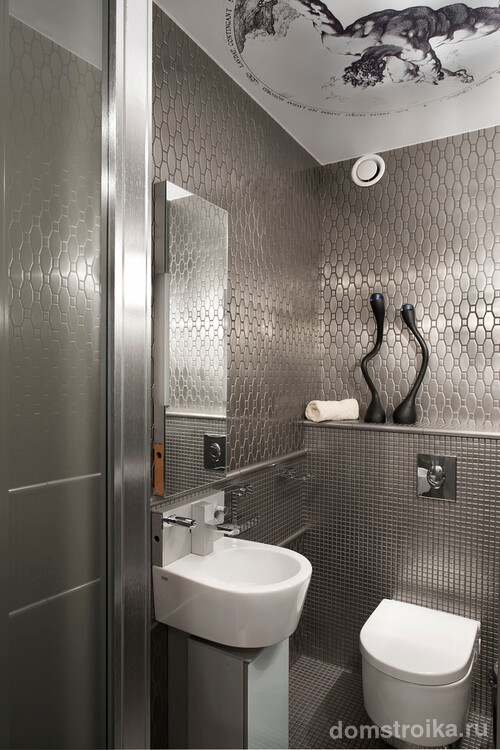 Благодаря своим качествам натяжные потолки отлично подойдут для ванной комнаты