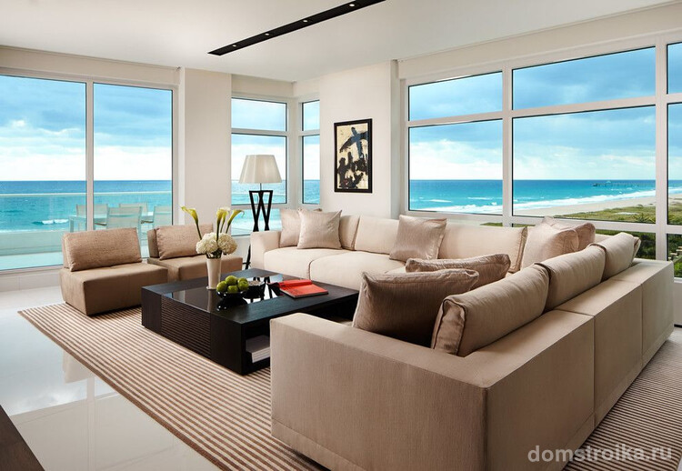 Уютная гостиная с потрясающим видом на океан