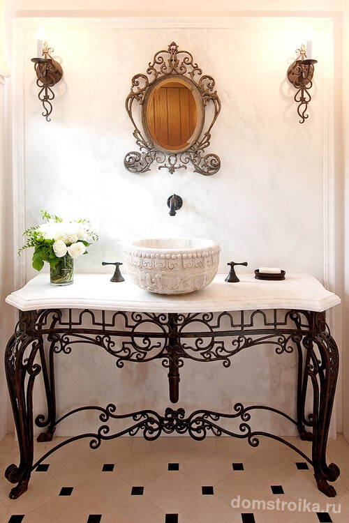 Мраморная столешница на металлической тумбе - изысканная роскошь в ванной