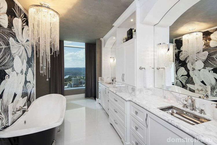Хрусталь не боится влаги, поэтому для ванной комнаты в стиле арт-деко - это лучший вариант