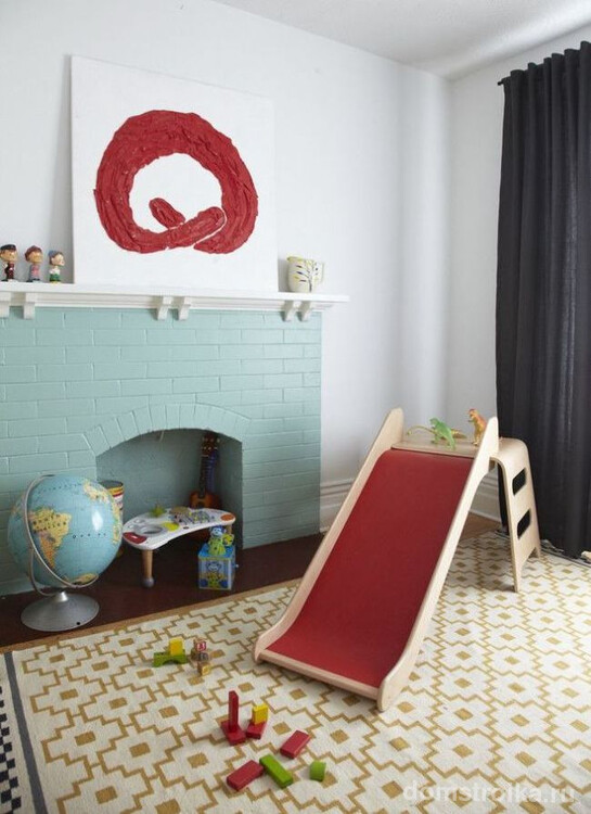 Имитация камина в детской комнате - еще одно местечко для игр