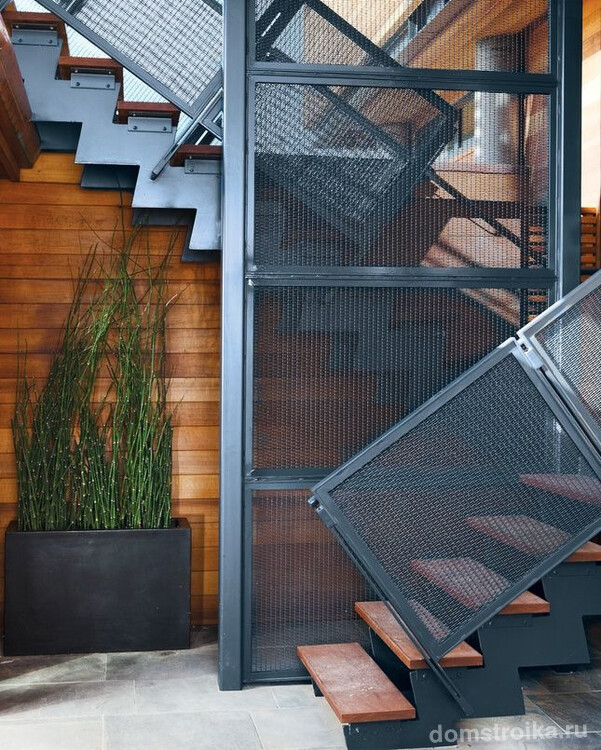 Лестница на металлическом каркасе в стиле модерн