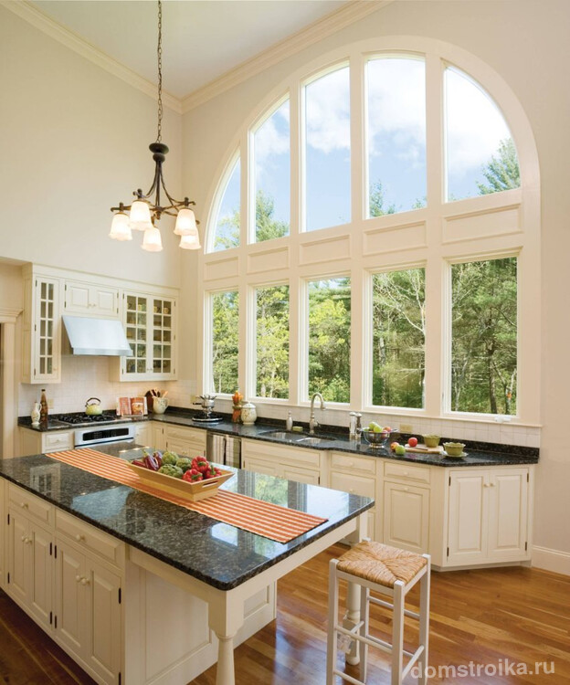 Панорамное закругленное окно - финальный акцент для интерьеров в стиле кантри, прованс, рустик и шебби-шиб