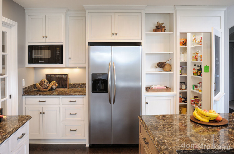 Холодильник под цвет металла отлично смотрится в любом стиле интерьера