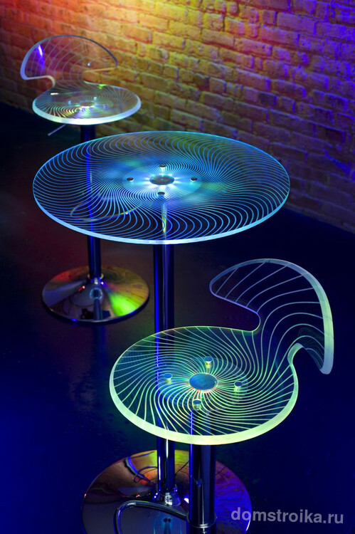 Декоративный набор стульев и столика с подсветкой