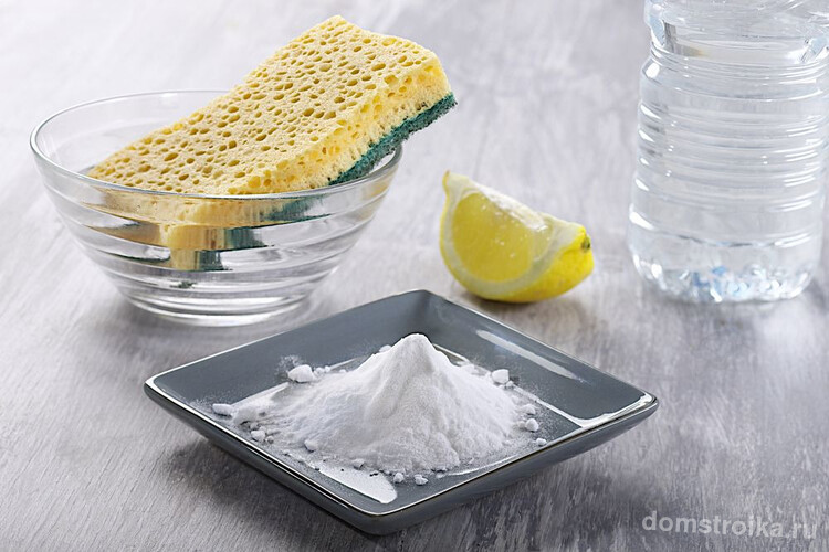 Лимон и лимонная кислота - самый распространенный метод чистки микроволновой печи