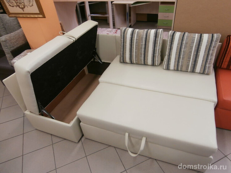 Угловой диван-трансформер с большим ящиком для хранения белья или других вещей