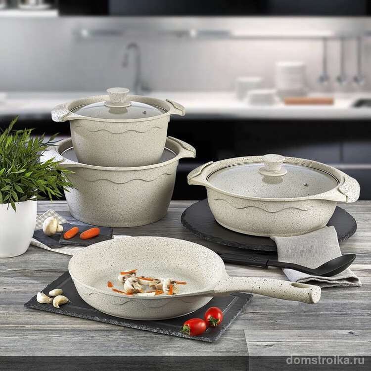 Набор мраморной посуды фирмы с изящным дизайном фирмы Remetta