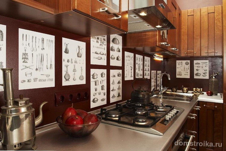 Фартук кухни можно украсить черно-белыми картинками на кухонную тематику