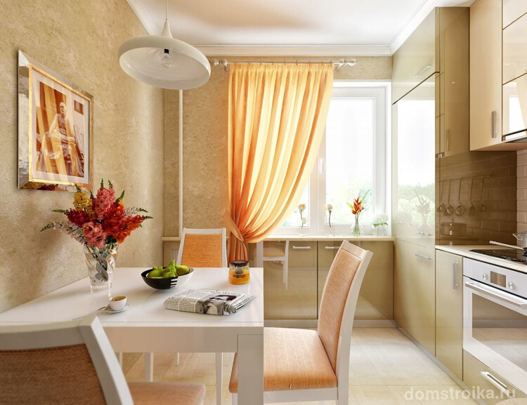 Дизайн маленькой кухни 6 кв. м: отличным дизайнерским решением будет повесите карниз чуть выше окна