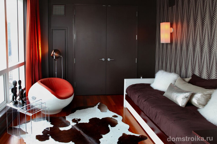 Удобный раскладной диван поможет объединить спальню и гостиную в одной комнате