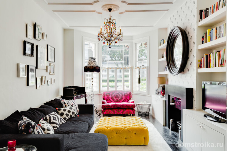 Мягкая мебель для зала. Яркие акцентные пуфы и кресла желтого, розового, красного, и любых других ярких цветов освежат современную гостиную в белых тонах