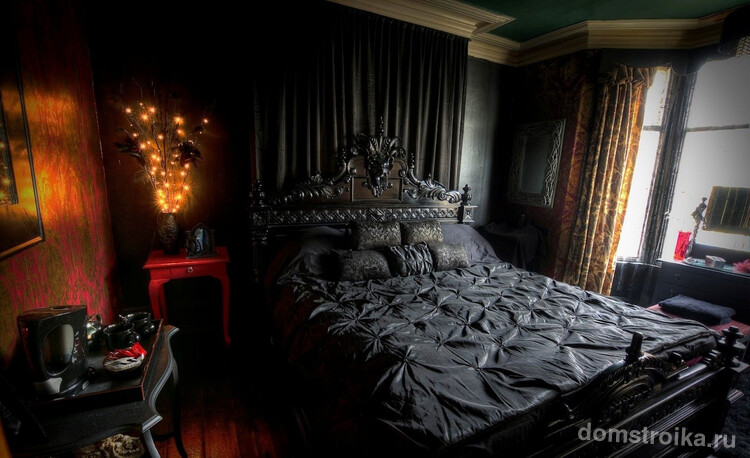Черная кровать может стать акцентом в спальне арт-деко
