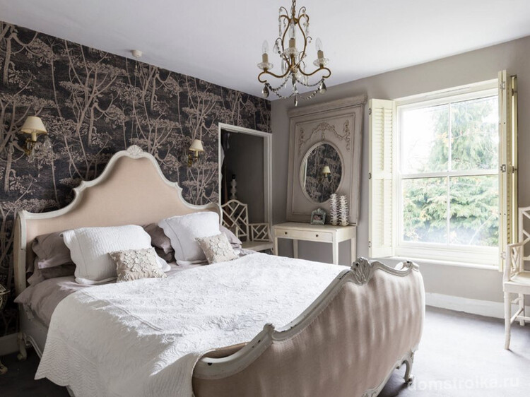 Французская традиционная кровать - предмет роскоши в вашем доме. Она может стать главным украшением спальной комнаты