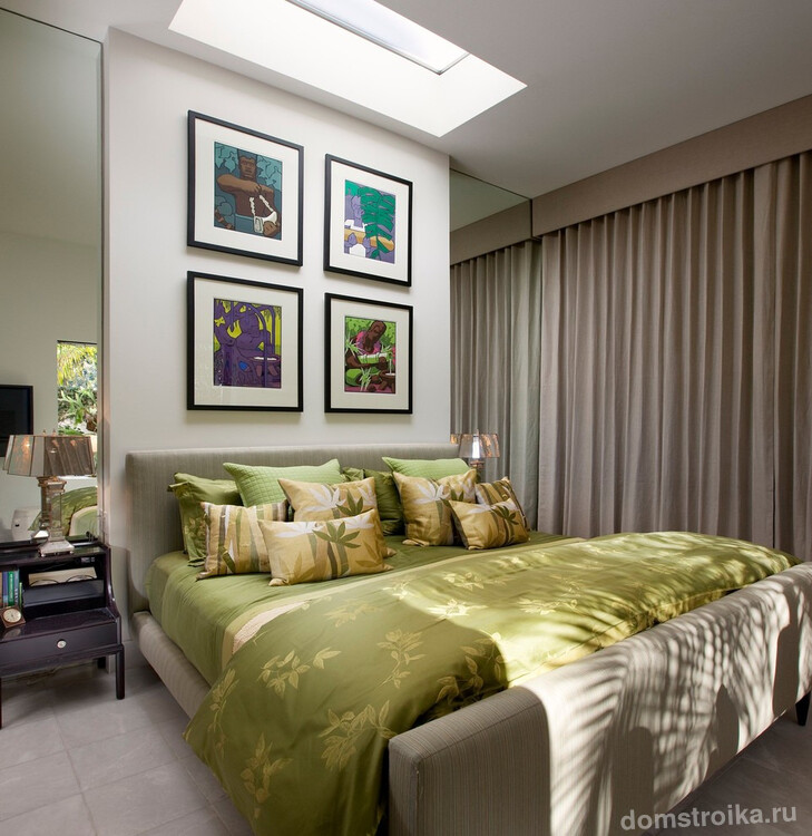 Для оформления интерьера спальни чаще выбирают портьеры пастельных тонов