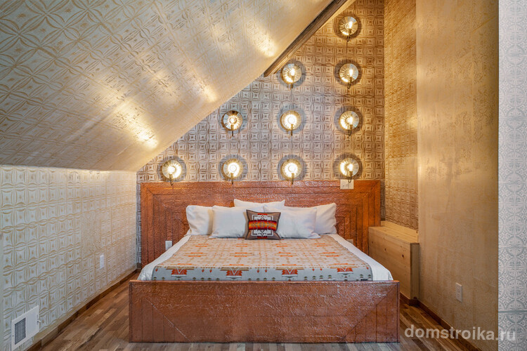 Сказочная восточная спальня с настенным точечным освещением