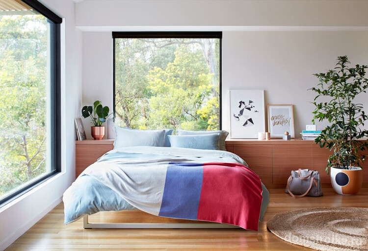 Уютную и гармоничную обстановку в доме, можно создать правильно расставляя мебель по сторонам света