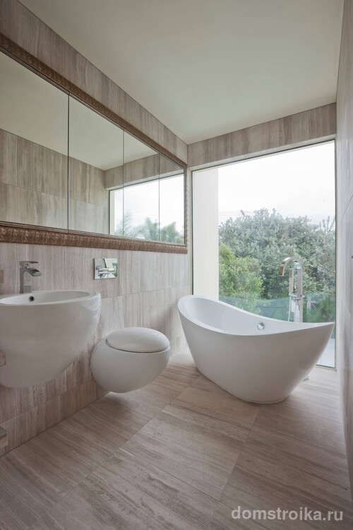 Ванная комната с панорамным остеклением