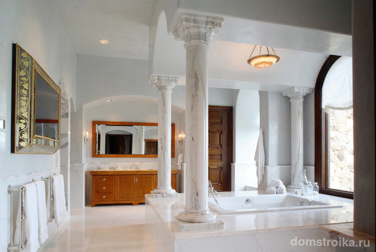Мраморная ванная комната в стиле ампир