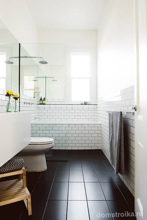 Фото 14 - Визуальное увеличение ванной за счет белых стен, белого потолка и черного пола
