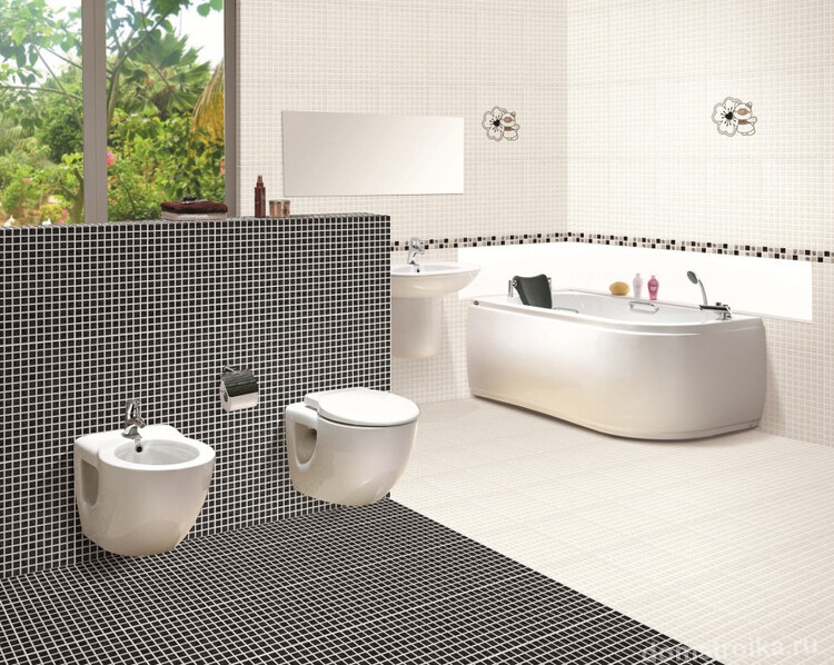 Классическое черно-белое сочетание плитки, зонирующее участки ванной комнаты
