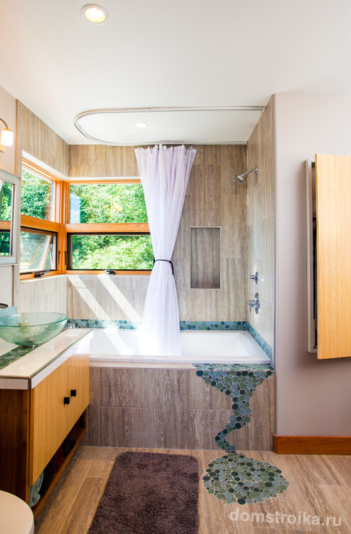 Мозаика в отделке небольшой ванной комнаты стиля модерн