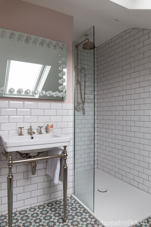 Владельцам маленьких ванных комнат часто приходится отказываться от ванны в пользу душевой кабины