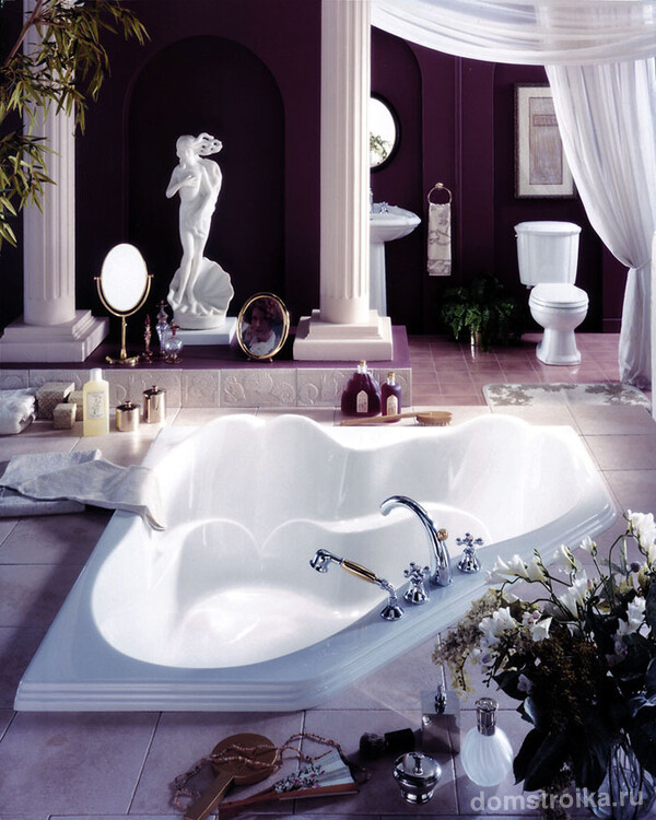 Двухместная ванна в роскошном классическом окружении