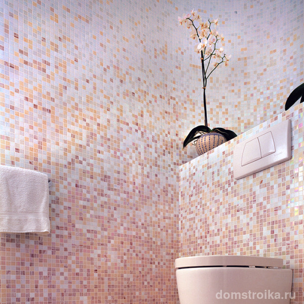 Плавный переход в кварцевой мозаичной плитке от розового к сиренево-голубому: по версии Pantone, так в 2016 году будет выглядеть самая актуальная ванная