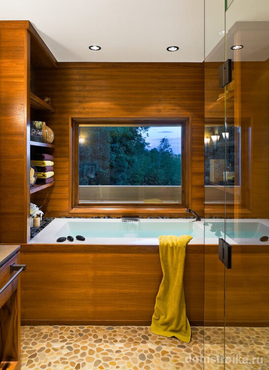 Облицовка ванны из натурального дерева