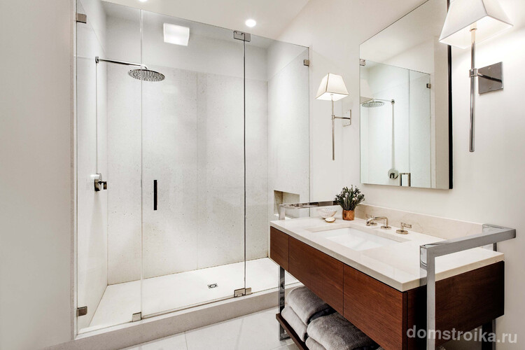 Стеклянная дверь для душа - практичный атрибут современной ванной