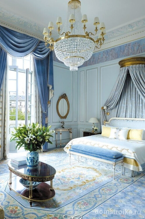 Спальня, оформленная в классическом стиле