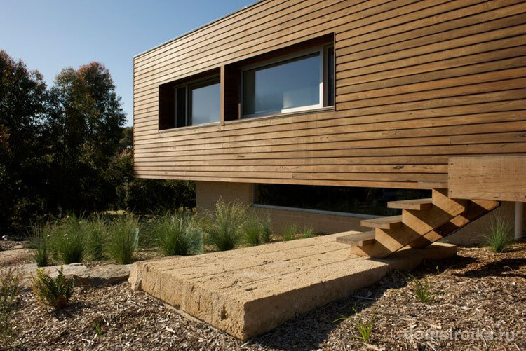 Деревянные дома из профилированного бруса. Деревянный брус - материал, не слишком ограничивающий в выборе архитектурного решения дома
