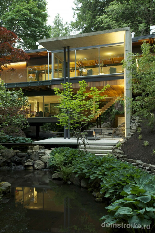 Двухэтажный дом с прекрасным видом на лес
