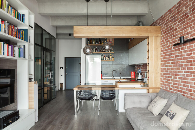 Красивый интерьер квартиры-студии в стиле лофт