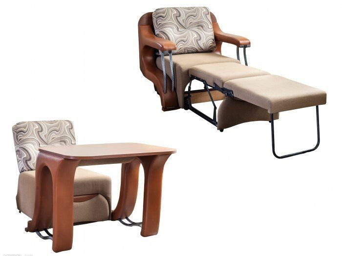 Раскладное кресло и стол в одном предмете мебели