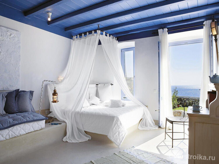 В такой спальне вы всегда будете ощущать себя на морском побережье Греции
