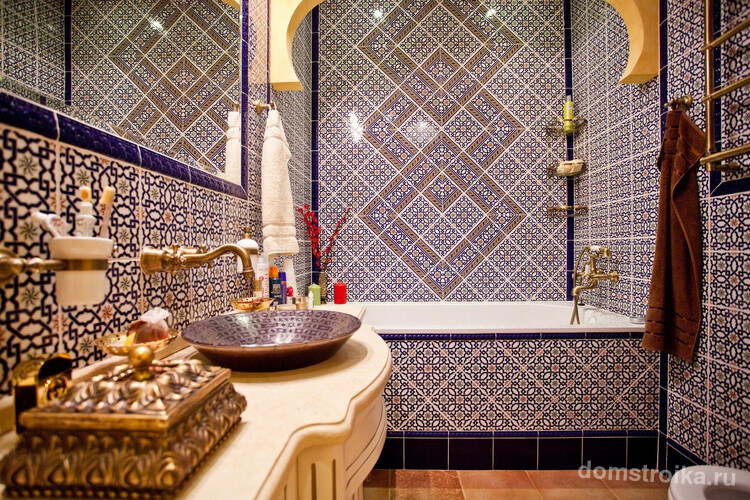Ванная комната с керамической плиткой в марокканском стиле