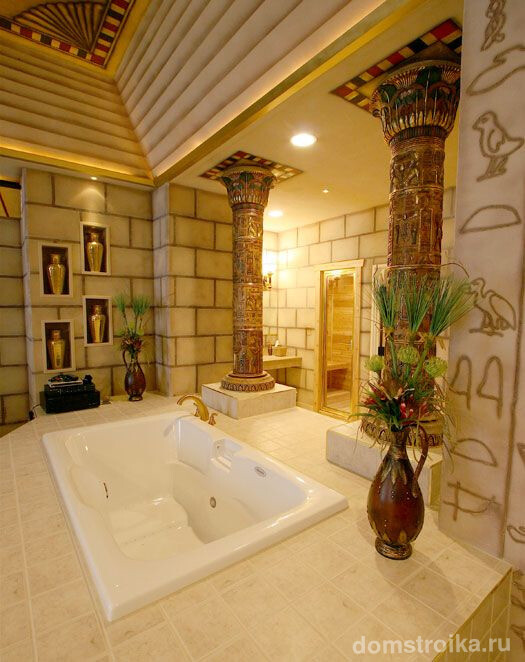 В подобной ванной комнате Вы явно сможете почувствовать себя египетской царицей или фараоном