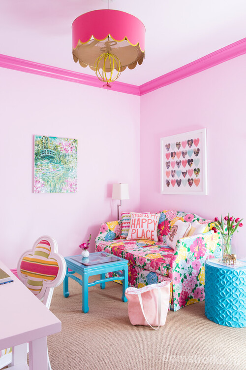 Замечательный дизайн комнаты для девочки в ярких цветах