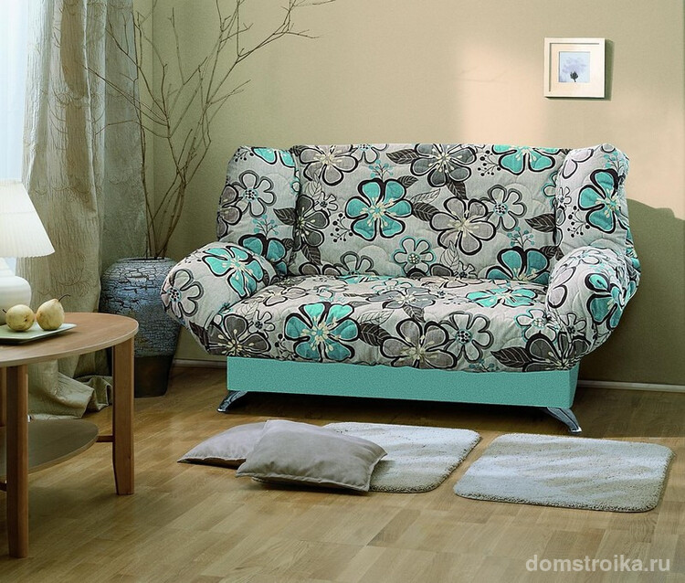 Компактность дивана клик-кляк является одним из его основных преимуществ