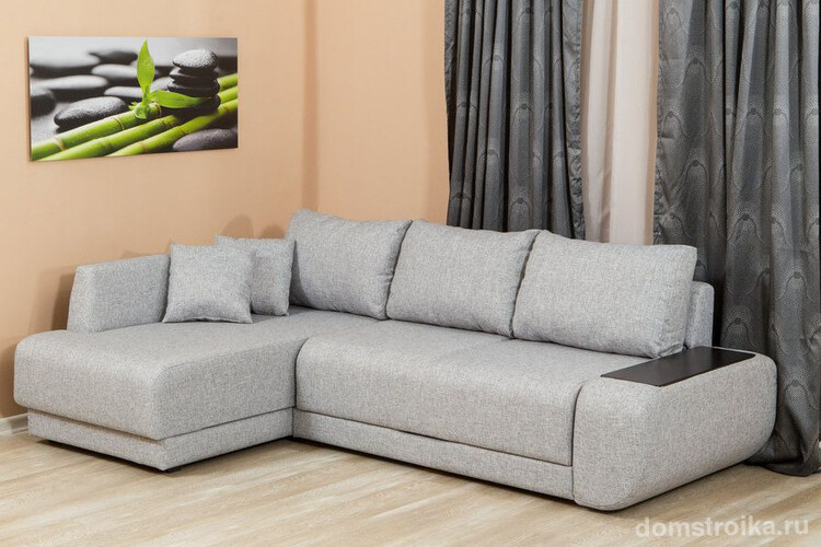 Традиционный дизайн дивана консул в стиле минимализм