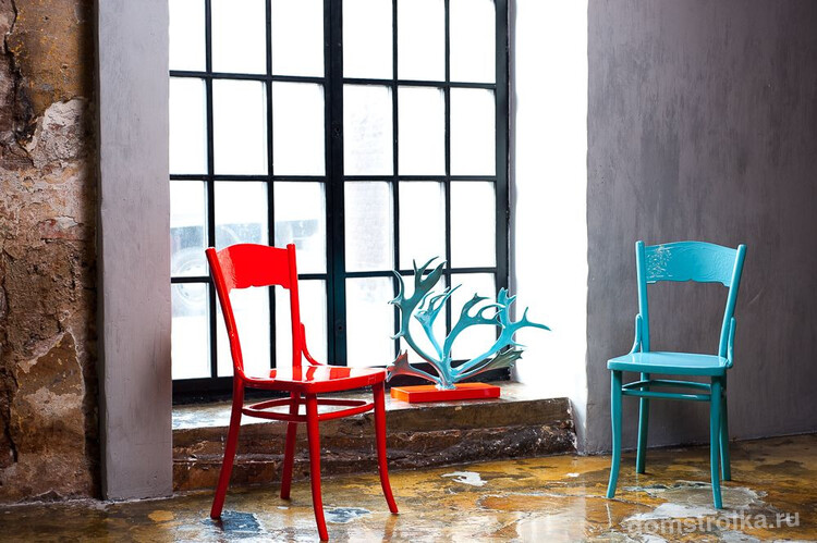 Яркие венские стулья украсят современный интерьер
