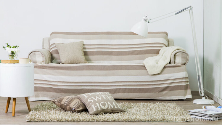 Еврочехлы на диваны и кресла: хлопковый диванный еврочехол в полоску в современном интерьере