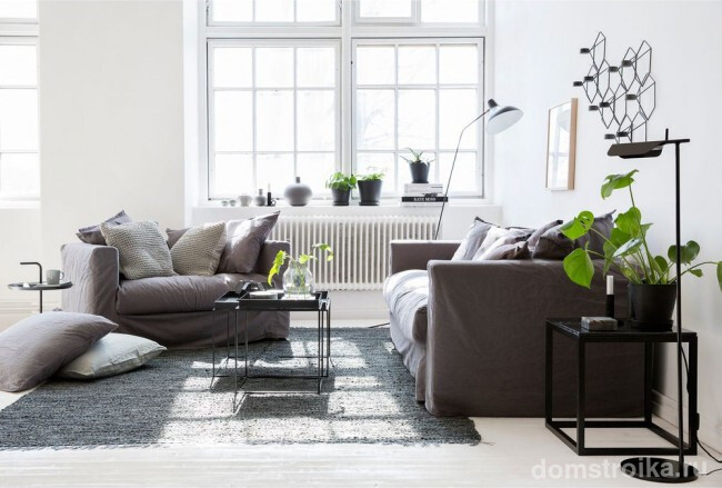 В квартире, где проживают маленькие художники можно приобрести чехлы для мебели темных оттенков
