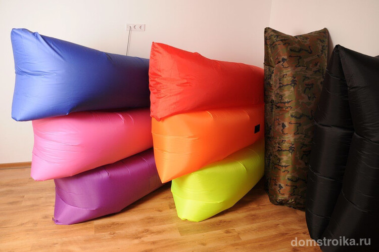 Ассортимент расцветок от создателей надувных диванов